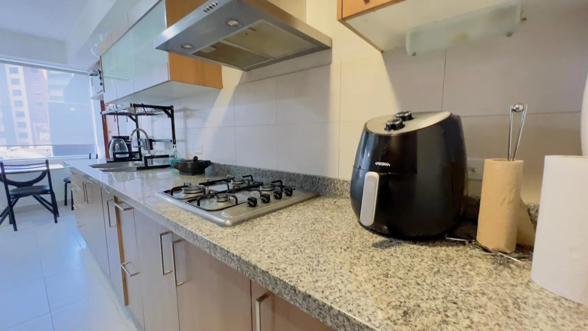 Apartment Luxury 3-Bedroom Apartment: Spacious Terrace, Wi-Fi & Free Parking Quito