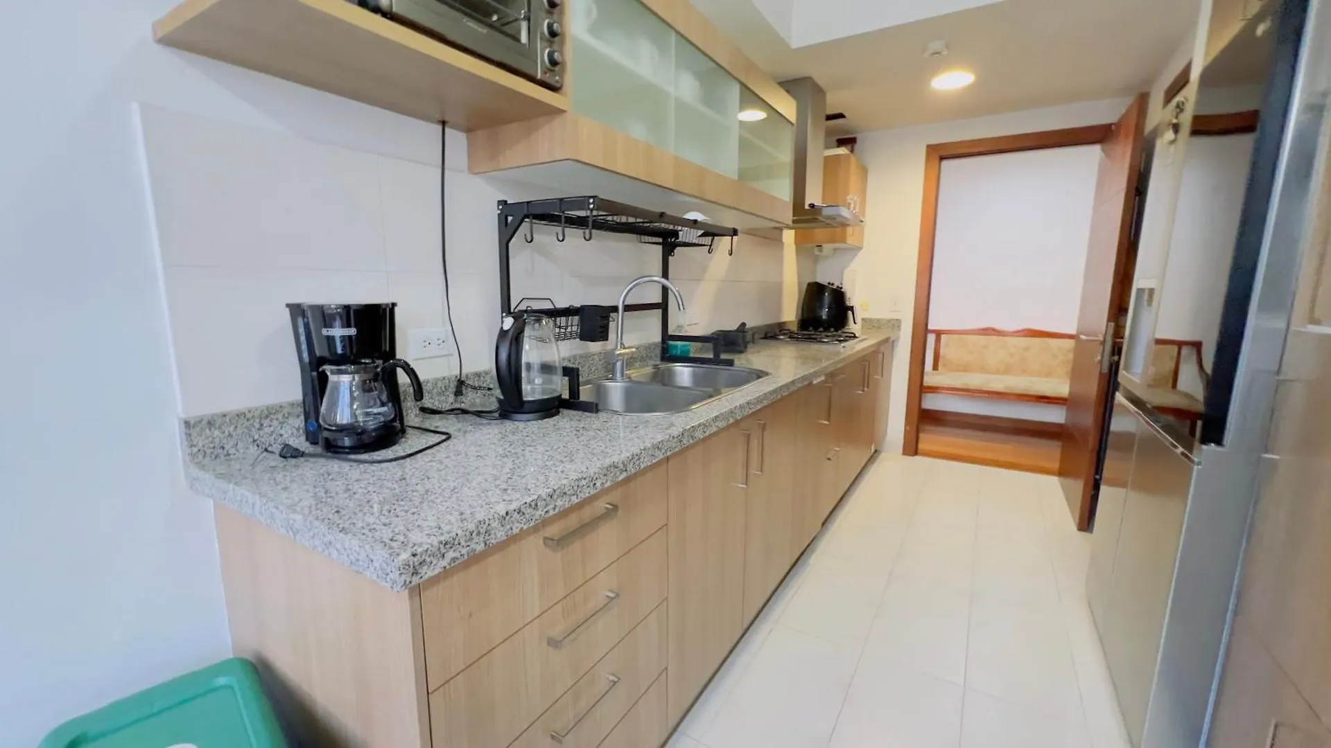 Apartment Luxury 3-Bedroom Apartment: Spacious Terrace, Wi-Fi & Free Parking Quito